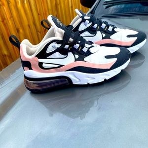 Nike air 270 react sz 7